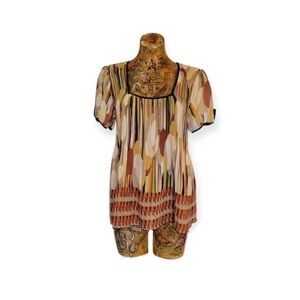 Dress barn top short sleeve Medium pleated orange black green cream